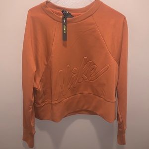 NIKE DRI FIT “Get Fit” Crew Fleece NWT M Orange